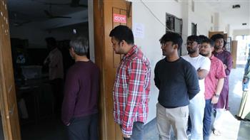 بدء الانتخابات العامة في بنجلاديش وسط إقبال على التصويت بعد ثورة جيل الألفية