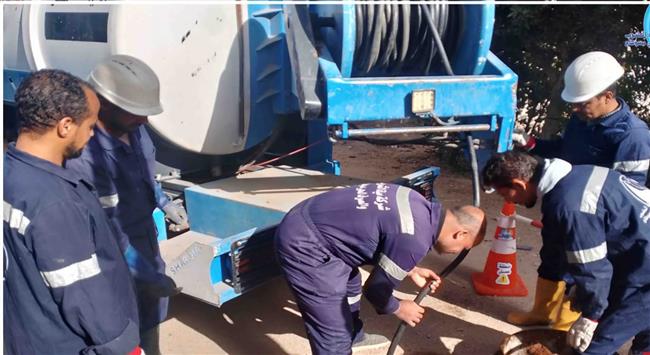 مياه سوهاج توجه قافلة مائية لقرية نزه الحاجر بجهينة لتقديم خدمات مجانية للمواطنين