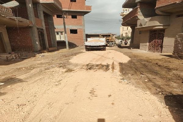 محافظ كفرالشيخ يتابع أعمال رفع كفاءة الطرق بسيدي سالم ضمن مبادرة «تأهيل الطرق» بالمحافظة