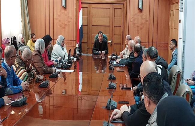 نائب محافظ بورسعيد يجتمع مع مسئولي شركة النظافة لمتابعة العمل بمنظومة النظافة