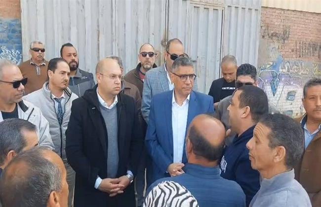 محافظ الجيزة يشدد على رئيس حي الهرم بالالتزام بمواعيد تركيب الشبكات وتوصيل الوصلات المنزلية 