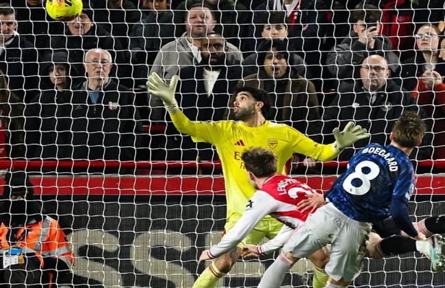 الدوري الإنجليزي.. برينتفورد يقدم هدية لمانشستر سيتي ويتعادل مع أرسنال