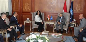 رئيس هيئة قناة السويس يبحث مع "سيمنس" تعزيز التعاون في التدريب