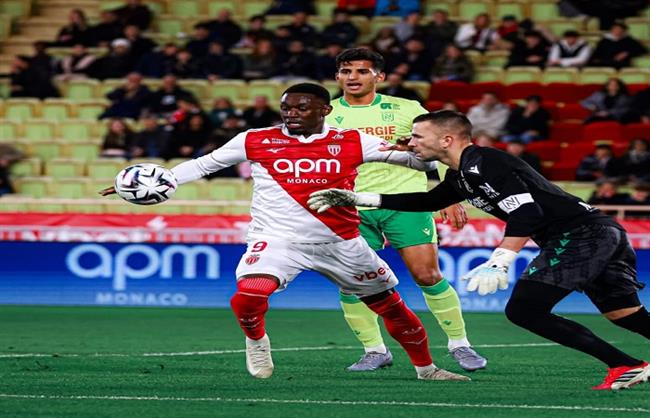 الدوري الفرنسي: مصطفى محمد يشاهد سقوط نانت بثلاثية أمام موناكو في الشوط الأول  