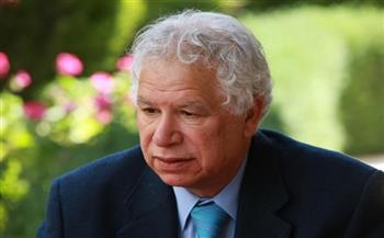 مريد البرغوثي.. صوت الشعر الفلسطيني وقضايا الوطن