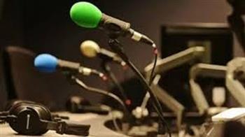 اليوم العالمي للإذاعة.. كيف أثرت السوشيال ميديا على عادات الأسرة في الاستماع للبرامج الإذاعية؟