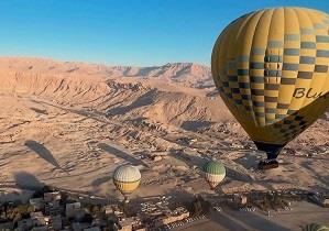 تحليق 85 رحلة بالون طائر تقل 1850 سائحا بسماء الأقصر