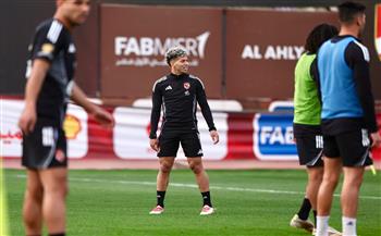 بعد انتهاء إيقافه.. إمام عاشور يشارك في التدريبات الجماعية للأهلي