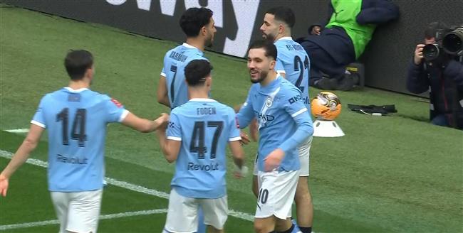 كأس إنجلترا.. مانشستر سيتي يتقدم على سالفورد بهدف عكسي