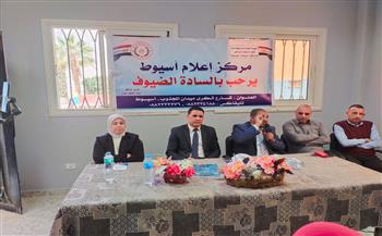 إعلام أسيوط يُنظم ندوة تثقيفية عن الحروب الجديدة وتأثيرها على الأمن القومي المصري 