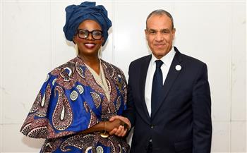 وزير الخارجية يلتقي مفوضة الطاقة والبنية التحتية بالاتحاد الأفريقي
