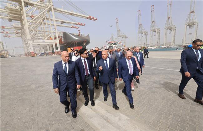 وزير النقل يشهد انطلاق التشغيل التجريبي التجاري لمحطة الحاويات "تحيا مصر" بميناء دمياط