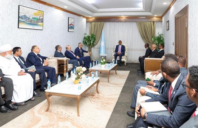 رئيس الوزراء الصومالي يستقبل وفدًا من جامعة الدول العربية