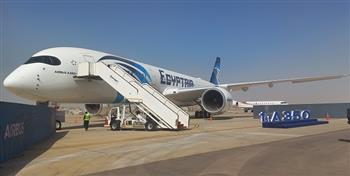 رئيس الوزراء يتفقد أول طائرة من طراز Airbus A350-900 بأسطول الناقل الوطني