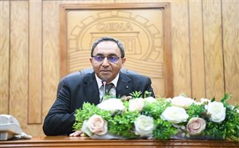 محافظ قنا يهنئ مديرية التعليم لفوزها بالمركز الثالث على مستوى الجمهورية في مسابقة أوائل الطلاب 