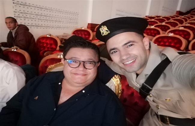 علوان أيوب يشارك في «سكرولينج» بعد رحلة من البروفات إلى خشبة المسرح