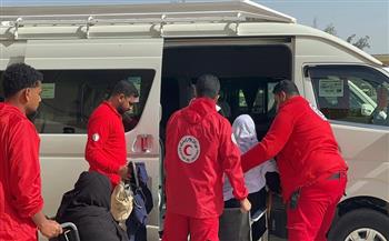الهلال الأحمر المصري يواصل جهوده الإنسانية على معبر رفح باستقبال الدفعة العاشرة من الأشقاء الفلسطينيين