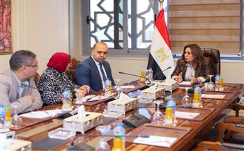 استجابةً لشكاوى المواطنين.. وزيرة التنمية المحلية توجه بالدفع الفوري بالمعمل المتنقل لرصد أسباب الروائح مجهولة