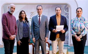 وثائقيات ماسبيرو.. المسلماني يزور فريق عمل "أينشتاين في بورسعيد"