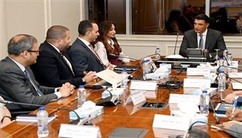 وزير الصناعة يبحث مع «نيسان للسيارات» خطط الشركة للتوسع والتصدير للأسواق الإفريقية  