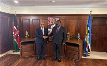 وزير الخارجية يلتقي نظيره الكيني لبحث تعزيز الشراكة الاستراتيجية والتعاون الثنائي