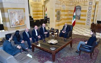 رئيس وزراء لبنان يلتقي المستشار الاقتصادى للمبعوث الخاص للرئيس الفرنسي