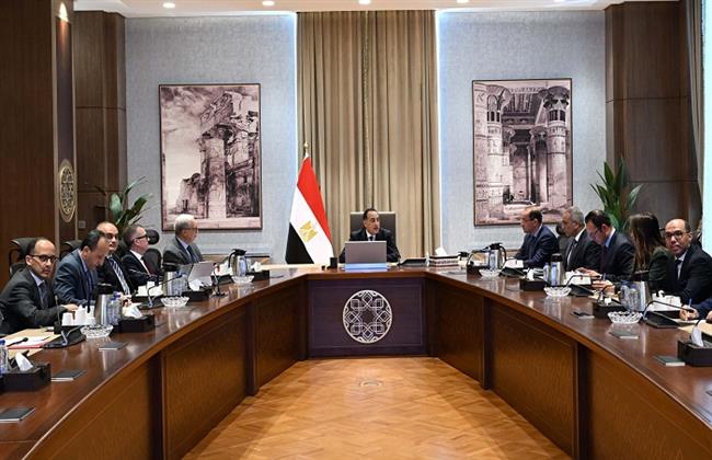 رئيس الوزراء يستعرض التقديرات الأولية لمشروع موازنة العام المالي 2026-2027