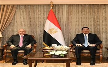 وزير الشباب والرياضة يستقبل رئيس الاتحاد المصري لكرة القدم