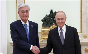 بوتين يبحث مع توكاييف هاتفيا تطور العلاقات الروسية-الكازاخستانية والشراكة والتحالف الاستراتيجي الشامل