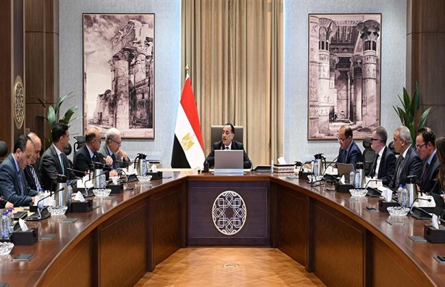رئيس الوزراء يستعرض أولويات المرحلة المقبلة في الملفات الاقتصادية