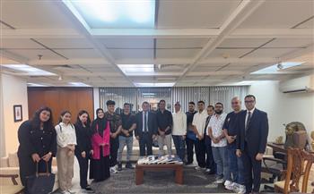 السفير المصري لدى الفلبين يستقبل وفداً من الطلاب الدارسين في الجامعات الفلبينية