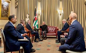 الملك عبدﷲ يبحث مع رئيس الأركان البريطاني التعاون العسكري بين البلدين