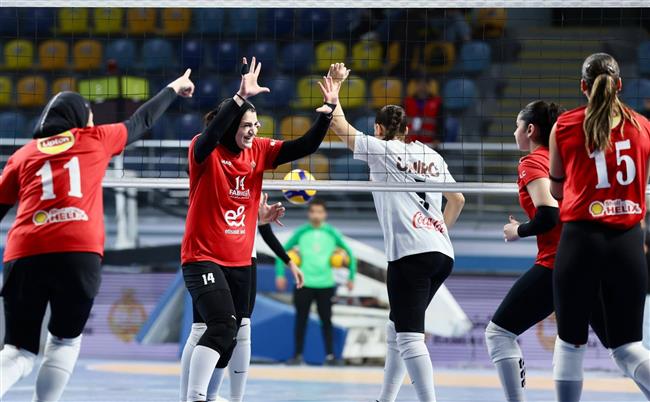 «سيدات طائرة الأهلي» يفوز على الزمالك ويتوج بكأس السوبر المصري