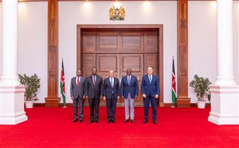 وزيرا الخارجية والري يلتقيان رئيس جمهورية كينيا