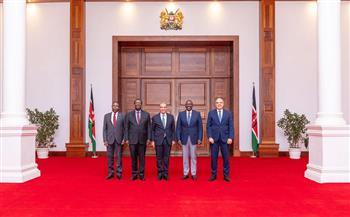 وزيرا الخارجية والري يلتقيان رئيس جمهورية كينيا