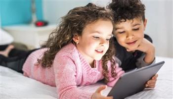 صدمة: الأطفال يعانون من "استخدام مرضي" لمواقع التواصل