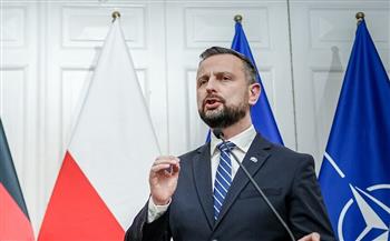 وزير دفاع بولندا يؤكد ضرورة تطوير القدرات البحثية في مجال الأسلحة النووية