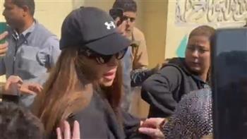 النجوم يشاركون في  جنازة والدة الفنانة ريم مصطفى