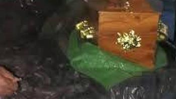 موكب جنائزي وسيارة نقل الموتى لتهريب فحم نباتي