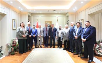 وزير التعليم العالي يبحث مع وفد جامعة رووان الأمريكية متابعة تنفيذ اتفاقية إنشاء فرع دولي لها في مصر