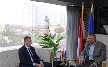 محافظ أسوان الجديد المهندس عمرو لاشين يبدأ مهام عمله بمراسم التسليم والتسلم مع المحافظ السابق