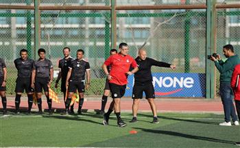 أوسكار رويز يقود تدريبًا عمليًا لـ20 حكمًا بمركز المنتخبات الوطنية