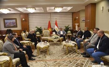 استعدادًا لاستقبال شهر رمضان المبارك.. محافظ بورسعيد يلتقي رؤساء الأحياء ورئيس مدينة بورفؤاد