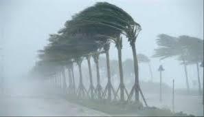 منخفض جوي قوي يضرب فرنسا ويستمر للغد