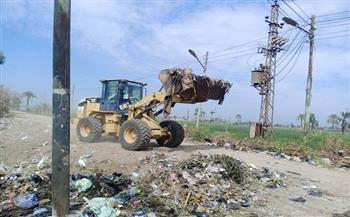 رفع أكثر من 60 طن قمامة ومخلفات خلال حملات نظافة بقرى مركز سوهاج