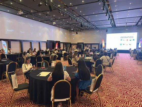 "السياحة والآثار" تشارك في تنظم ورشة عمل مهنية لأكبر 100 وكيل سياحي أوكراني بالغردقة 