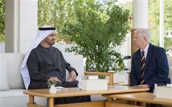 رئيس الإمارات يبحث مع عضو مجلس الشيوخ الأمريكي التطورات الإقليمية