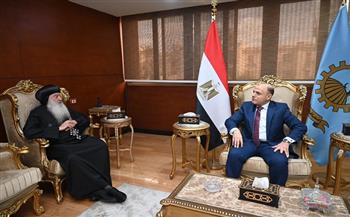 في أجواء تسودها المحبة.. محافظ الغربية يستقبل الأنبا بولا للتهنئة بتوليه مهام منصبه وبشهر رمضان