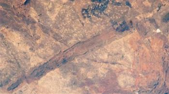 صورة فضائية تكشف روعة معجزة جيولوجية عمرها 2.5 مليار سنة