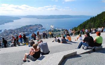 تقرير: ارتفاع بنحو 6.2% في السياح الزائرين لأوروبا ومواصلة إنفاقهم الكبير في 2026